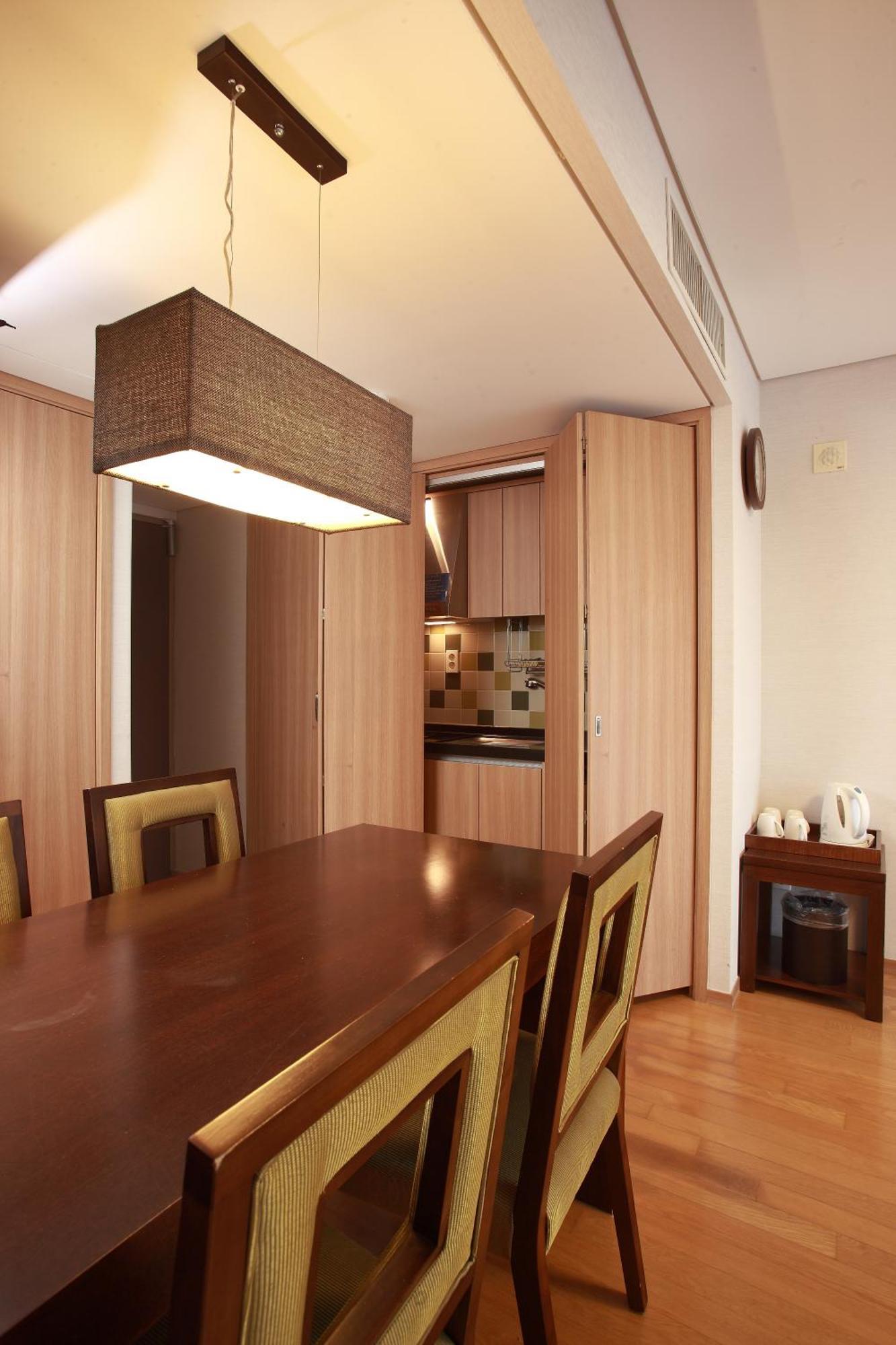 Hotel Riviera Кодже Екстериор снимка