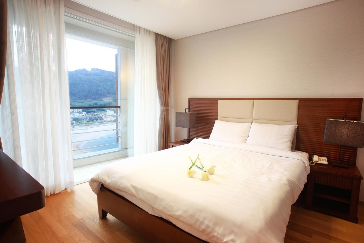 Hotel Riviera Кодже Екстериор снимка
