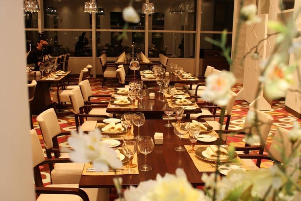 Hotel Riviera Кодже Екстериор снимка