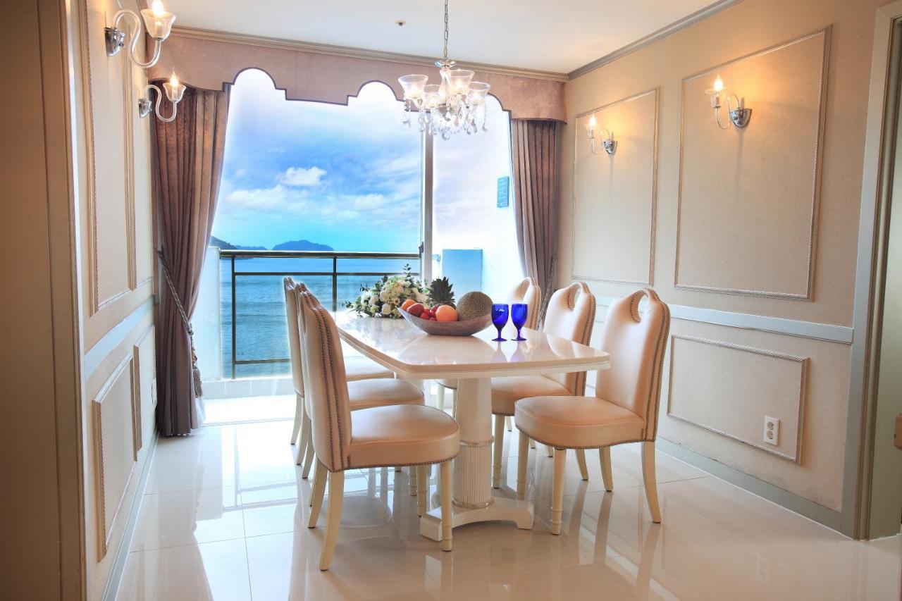 Hotel Riviera Кодже Екстериор снимка