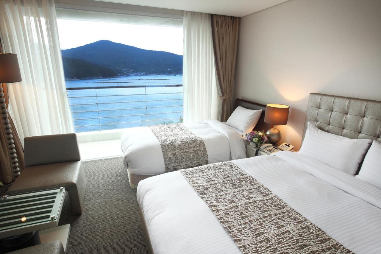 Hotel Riviera Кодже Екстериор снимка