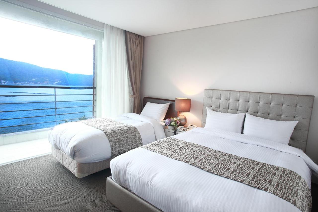 Hotel Riviera Кодже Екстериор снимка