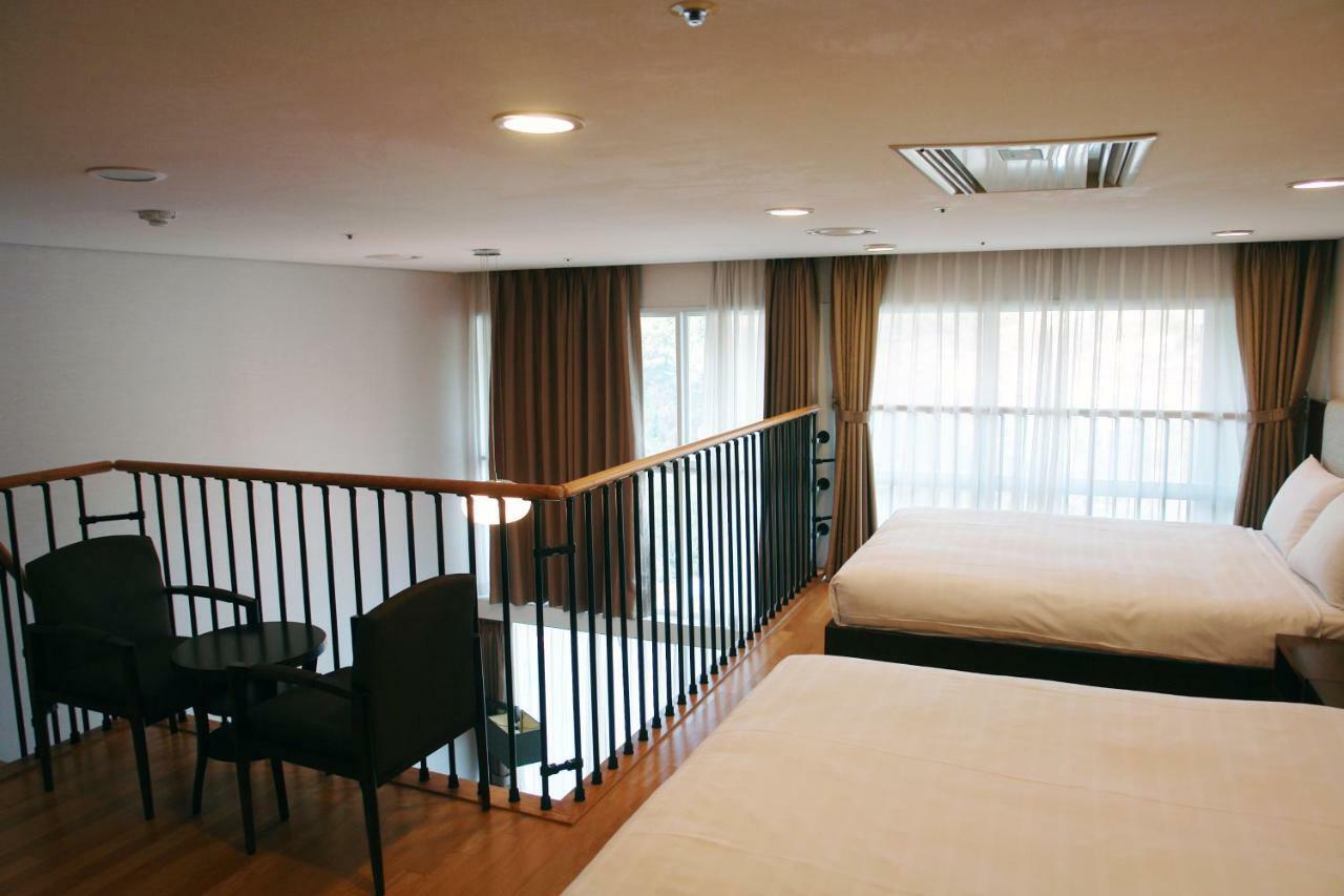 Hotel Riviera Кодже Екстериор снимка